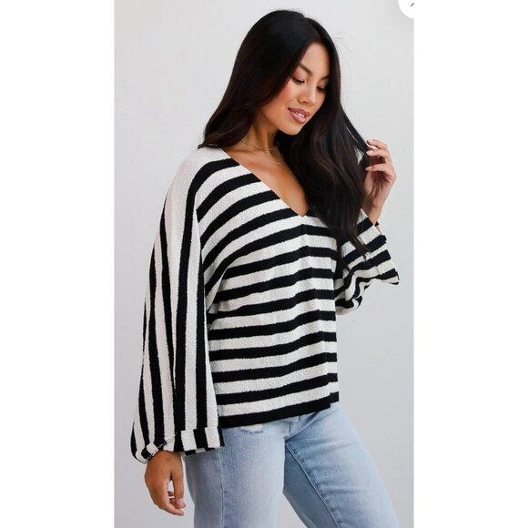 New Zara Black White Striped V-Neck Knit Relaxed Top Sweater - Picture 3 of 12